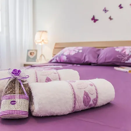 Holiday home Gardenia House *