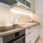 Vikendica Gardenia House *