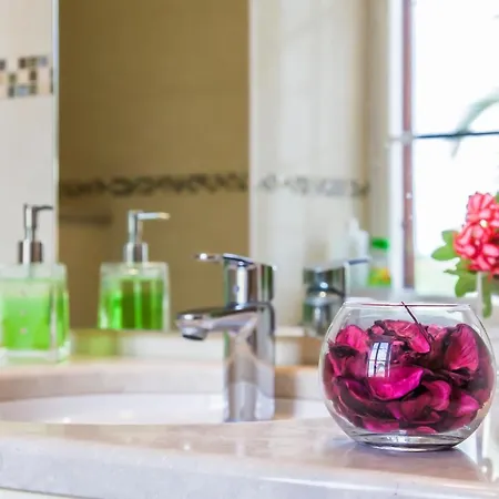 Gardenia House * Janjina